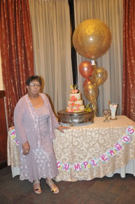 Doña Lucila celebró su cumpleaños 80 acompañada de familiares e íntimas amistades.