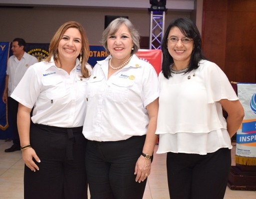 Dubia Gutiérrez, Bessy Soto y Araceli Matute