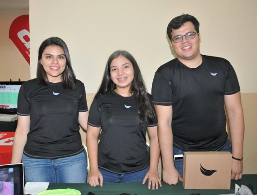 Gabriela Benítez, Heidy Laínez y Edwin Benítez