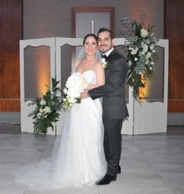 Giancarlo Rietti Ulloa y Ruth Estévez Castellón en su gran noche de bodas.