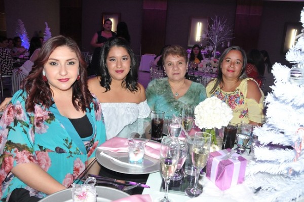 Iris Villela, Gissela López, Soraya Rosales y Lourdes López