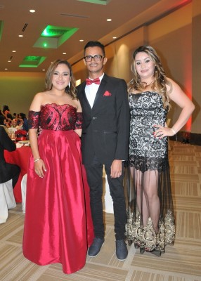 Jackeline Henríquez, Eynor Vásquez y Keillyn Hernández