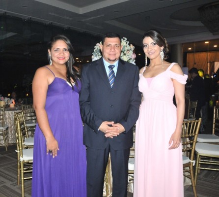 Jessica Cruz, Jerson Rivera y Katherine Stephan