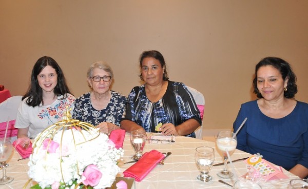Joy Conover, Aída de Sierra, Teresa de Alvarado y Evellyn Villar
