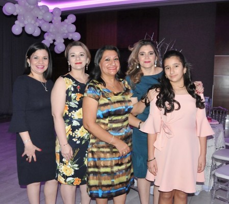 Karen de Pavón, Emma Núñez, Virginia de Ferrera, Iris y Sofía Hawit