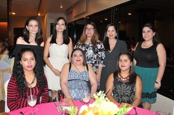 Leyla Jananía, Carolina Ramos, Gabriela Villanueva, Christiane Rodríguez, Rocío, Rosalinda García, Wendy Motiño y Olga Gonzáles