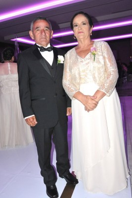 Los padres de la novia, Doris América Maldonado y Elmo Obdulio Pérez.