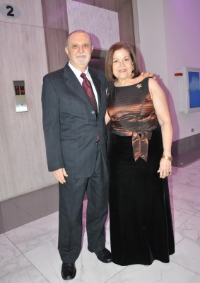 Roberto y Elena Larios