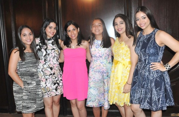 Victoria Jarufe, Lizbeth Aguilar, Alejandra de Aguilar, Mafer Cisneros, Valeria Jarufe y Alejandra Flores