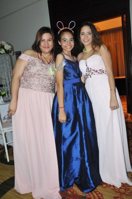 Yeimy Licona, Yaneth Licona y Jireh Montoya.