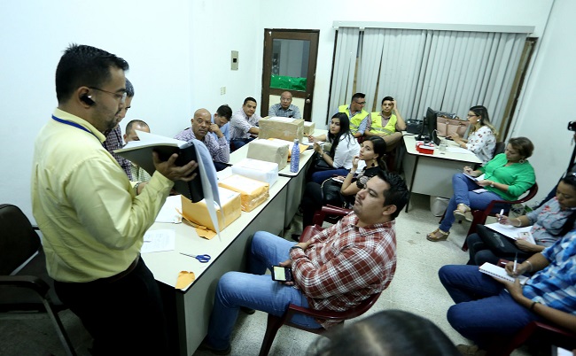 Realizan licitación pública de proyecto de pavimentación de trocha sur de la 27 calle de SPS