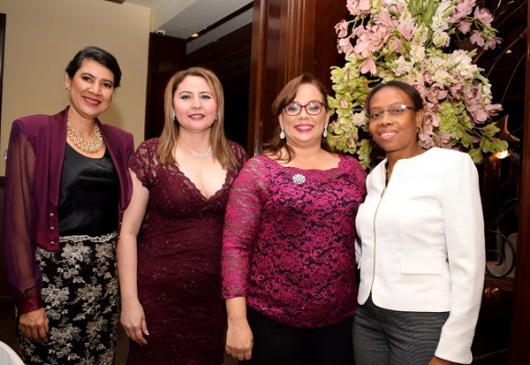 Denia Ortega, Rubidia Quintero, Tania Pineda y Jennifer Blanco