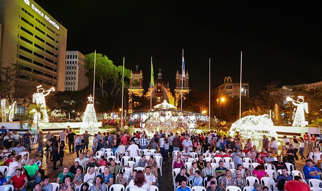 Llega al parque central de San Pedro Sula la magia de la Navidad