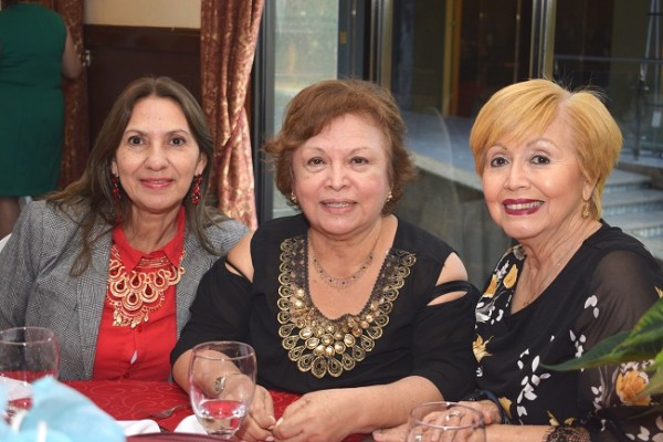Fanny de Ponce, Bessy Arriaga e Irma Julia Zepeda