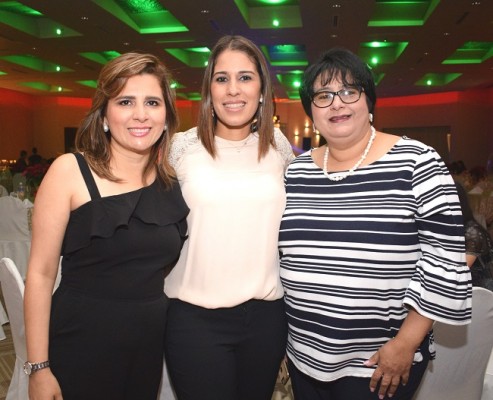 Francia de Valle, Rossana de Coello y Claudia Galeano