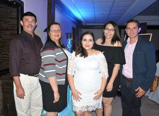 Guillermo y Tania de Pedroza, Heidy Aguilera, Tracy Moreno y Eddy Burgos