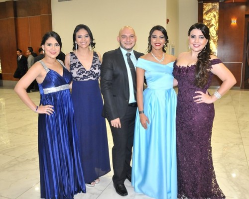 Heissel Alvarado, Francis Portillo, Debis Castro, Gina Euceda y Verónica Sabillón