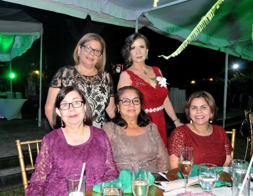 Iris de Bonilla, Yanira Vindel, Iris Rápalo, Elena de Kury y Aída Rivera.