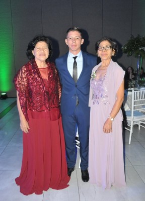 La madre del novio, Rosa Pereira, José Roberto Linarte y Ana María Pereira