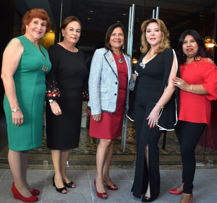 Mery de Bendeck, Rosario Núñez, Vilma Karow, Ruth Rápalo y Sheila García