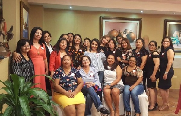 Las amigas y ex compañeras de la clase 85 del Instituto Acasula Carmen Castro se reunieron en una tarde verdaderamente inolvidable.