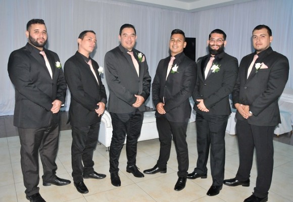 Los caballeros del cortejo de bodas: René Zelaya, Héctor Tercero, Branly Venegas, Ramón Mejía, David Acosta y Christian Cárcamo