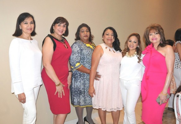 Rita Handal, Gladys Leiva, Norma Castillo, Irma Flores, Lorna Avendaño y Maritza Soto de Lara