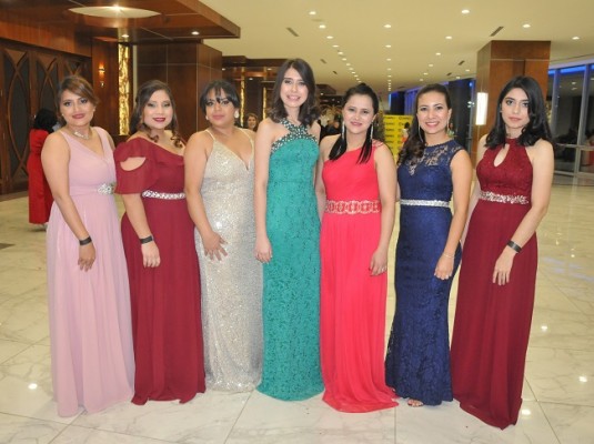 Sonia Melgar, Dilcia Hernández, Brenda López, Stefany Aguilar, Diana Rivera y Karen Vargas