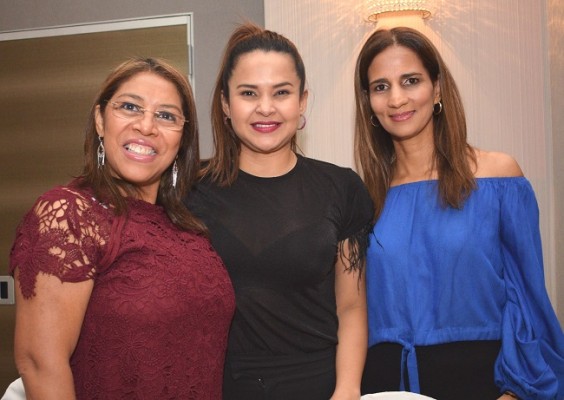 Trinidad de Li, Anny Andino y Rossana Ramos