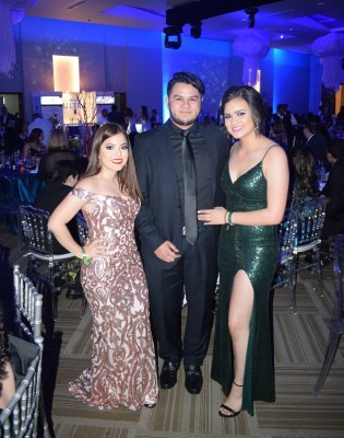 Denisse Ferrari, Miguel Mejia y Kryzzia Lopez