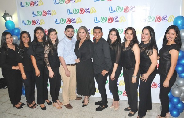 El equipo de trabajo de LUDCA en una imagen para Farah La Revista