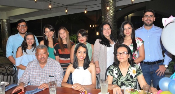 Evelyne Berrios celebró su cumpleaños entre sus más íntimas amistades y familiares en C-Bari