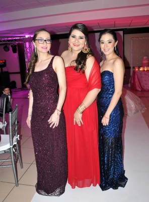 Grissel Cardona, Danmar Reyes y Alexandra Cardona