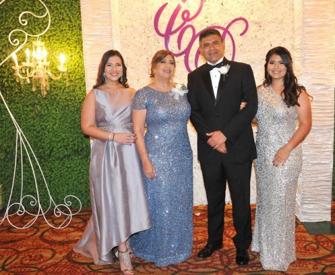 La familia de la novia, Martha Funes, Martha Zuniga de Funes, Danilo Funes y Angélica Funes