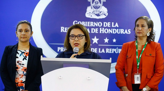 Hasta tres años de reclusión enfrentarán padres que intenten sacar menores de forma irregular del país
