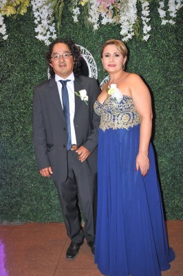 Los padres del novio, Marvin Leonel Urbina y Sandra Isabel Perdomo