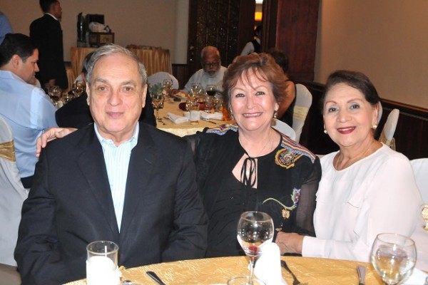 Marco Largos, Gladys de Lagos e Hilda de Enamorado