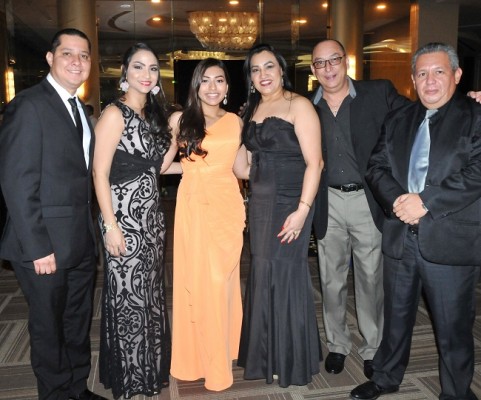Marcos Delgado, Marjorie Granados, Michelle Canelas, Marleny García, Miguel Canelas y Juan José Cruz