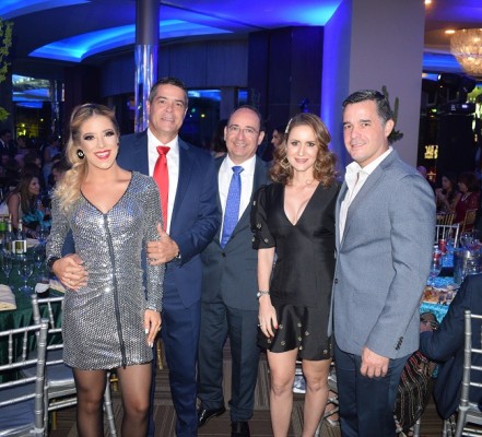 María Camila y Andrés Egas, Carlos Ramírez, Yanira y Sergio Bendaña