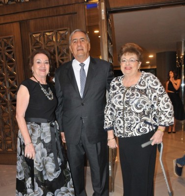 María Elena Marcos de Abufele, Emin Abufele y Antonieta Botto