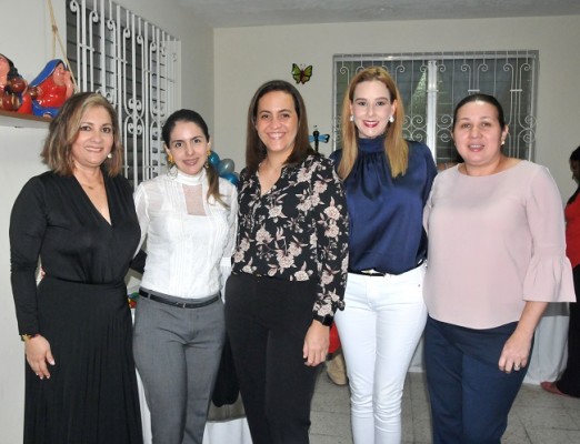 Nancy Rodríguez, Verónica Aguilera, Gisselle Aguilar, Andrea Pineda y Cecilia Álvarez