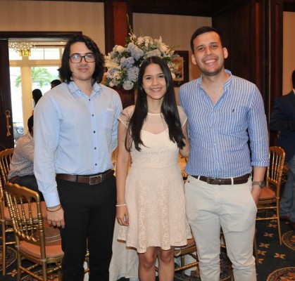 Roy Pineda, Astrid Huezo y Nicolás Pascua