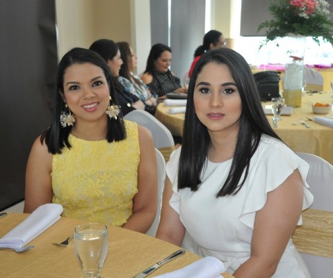 Claudia Velásquez y Gabriela Rivera