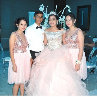 Eunice Cruz, Isaac Arias, Natalia Mayela Cerrato y Katherine Santos