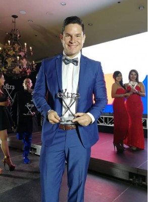 Gerardo Fajardo Premio Extra como mejor programa de entretenimiento.