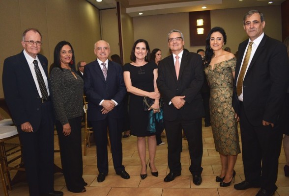 Gregory y Sandra Werner en compañía de Raymond Malouff, Marilia Bulhoes, Breno Costa Embajador de Brasil, Hellen y Karim Qubain