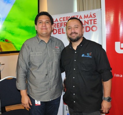 Gustavo Palacios y DJ Allan Vallecillo