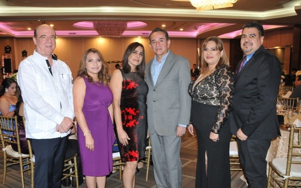 Horacio del Valle, Leydi Méndez, Geraldina Torres, Héctor Torres, Ruth de Aquino y Miguel Aquino