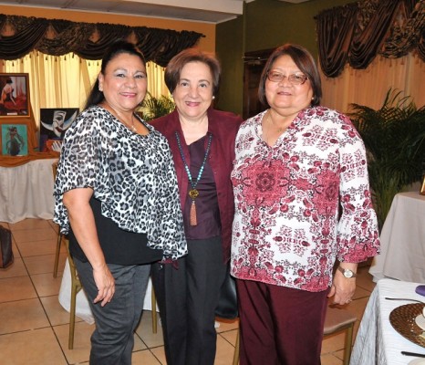 Irma Flores, Ruth Medina y Antonieta Escobar