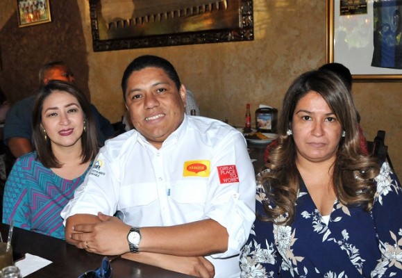 Karla García, Héctor Hurtarte y Damaris Soriano